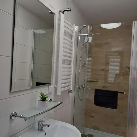 Séjour chez l'habitant Jarmar - Sala Kominkowa Z Bilardem, Wewnetrzny Oraz Zewnetrzny Plac Zabaw Brenna