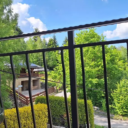 Jarmar - Sala Kominkowa Z Bilardem, Wewnetrzny Oraz Zewnetrzny Plac Zabaw برينا