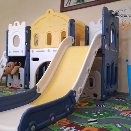 Jarmar - Sala Kominkowa Z Bilardem, Wewnetrzny Oraz Zewnetrzny Plac Zabaw